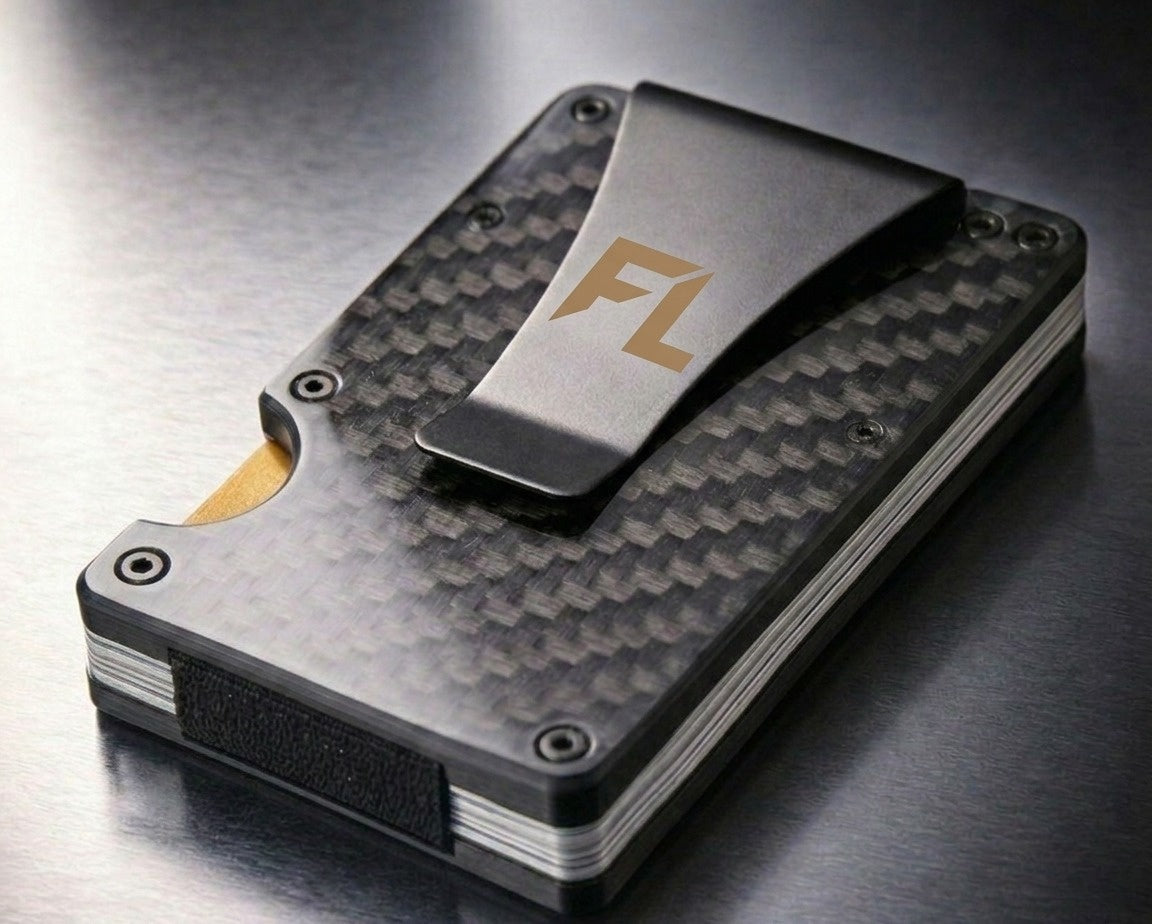FOLDLUX™ L'Essenza del Minimalismo. Design in Carbonio e Sicurezza RFID
